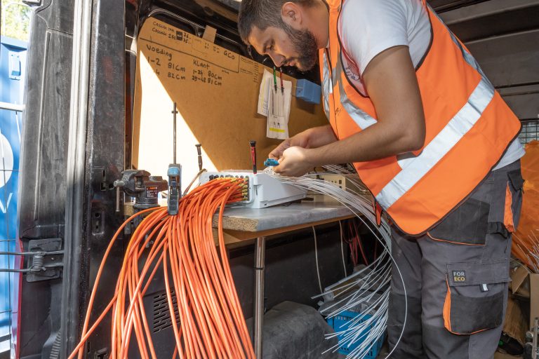 B3 - 01 Monteur glasvezellassen AP/DP